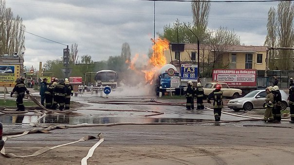 В Воронеже при взрыве газовой заправки пострадали двое (ВИДЕО)