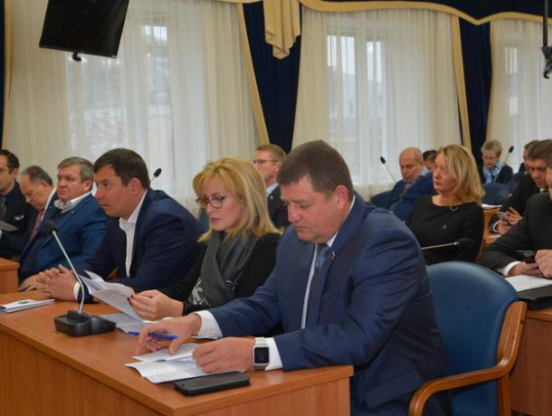 Депутаты поддержали идею бывшего мэра Воронежа о создании комиссии по платным парковкам