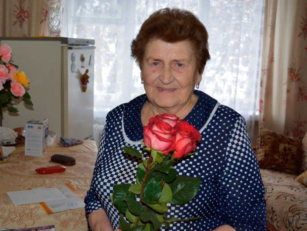 В Воронеже с юбилеем поздравили одну из старейших жительниц Центрального района