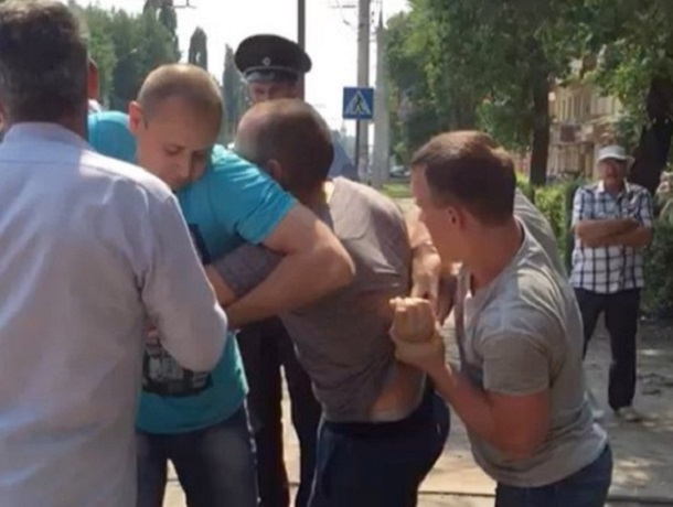 Задержание уроженцев Чечни на улице в Воронеже стало причиной проверки в МВД
