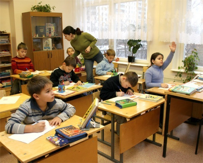 В Воронежских школах и детских садах не хватает мест