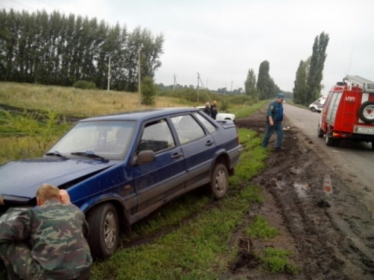 В Бобровском районе столкнулись «ВАЗ-2104» и «ВАЗ-2115»