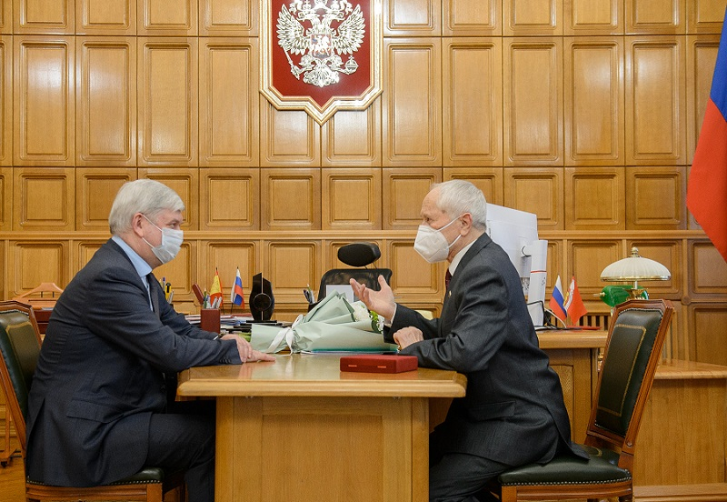 Победит ли губернатор Гусев плесень, одолевающую ветеранов в Воронеже