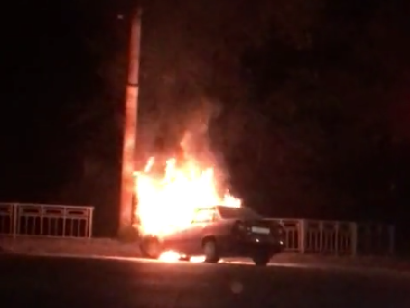 Ужасающее видео горящей Daewoo Nexia показали в Воронеже