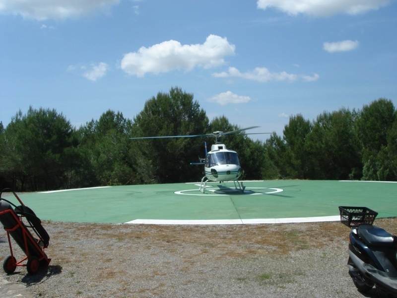 Двум воронежским больницам организуют вертолетные площадки