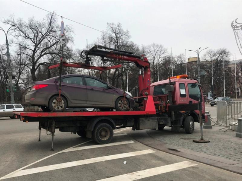 Hyndai и Mitsubishi злостных нарушителей арестовали в центре Воронежа