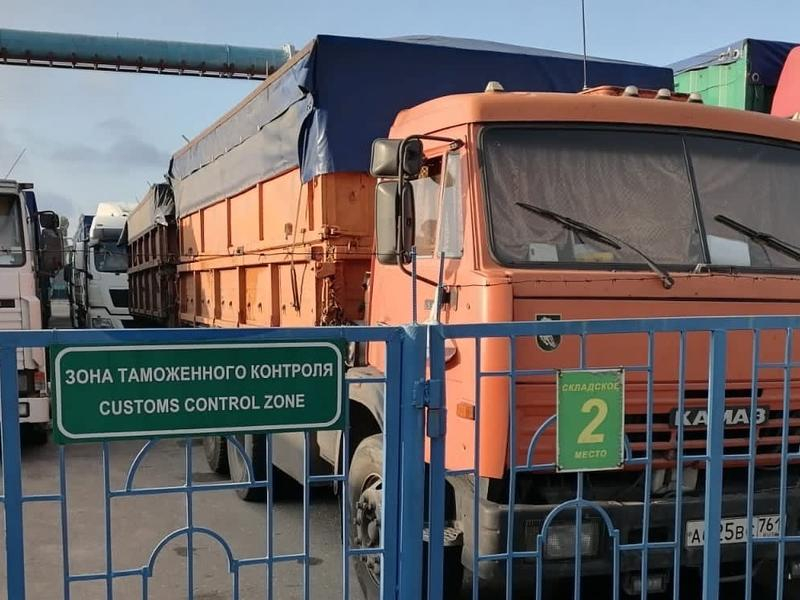 «Машины уже двое суток стоят здесь», - как люди попали в таможенный плен в Воронеже