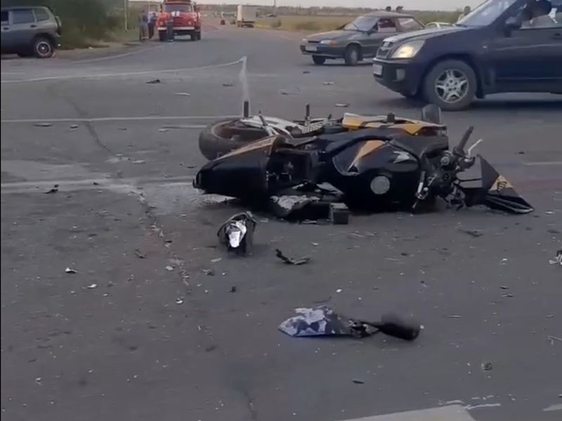 Пугающее ДТП с мотоциклом свидетели запечатлели на видео под Воронежем