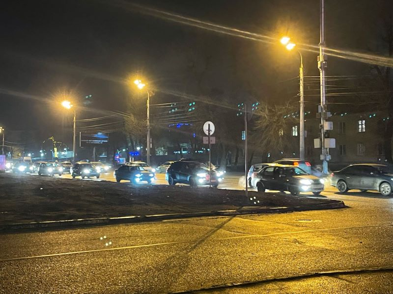 Один вечер – восемь аварий: дорожный трафик заглох в Воронеже