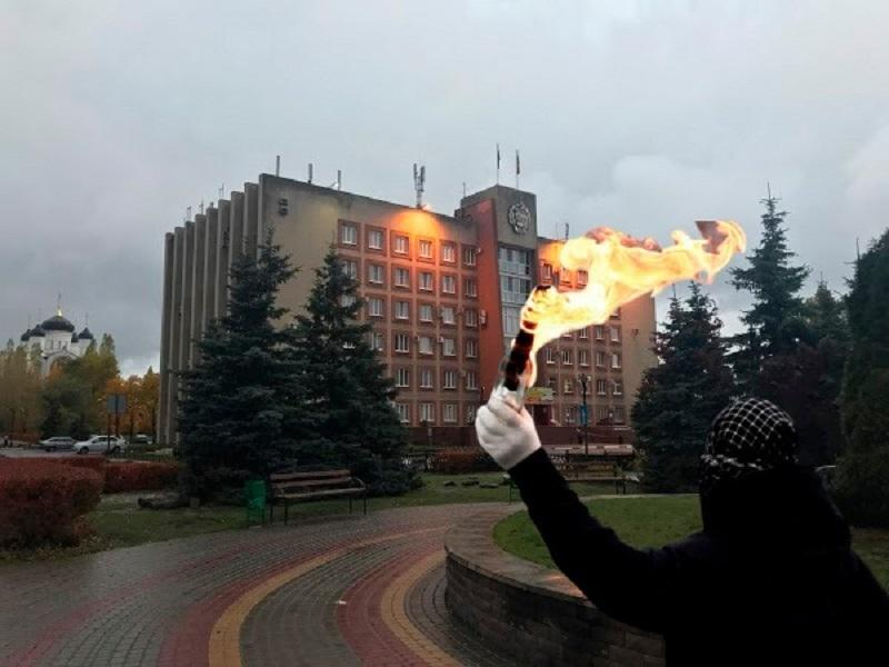 Попытку сжечь администрацию в Воронеже суд совокупно оценил в 19 лет