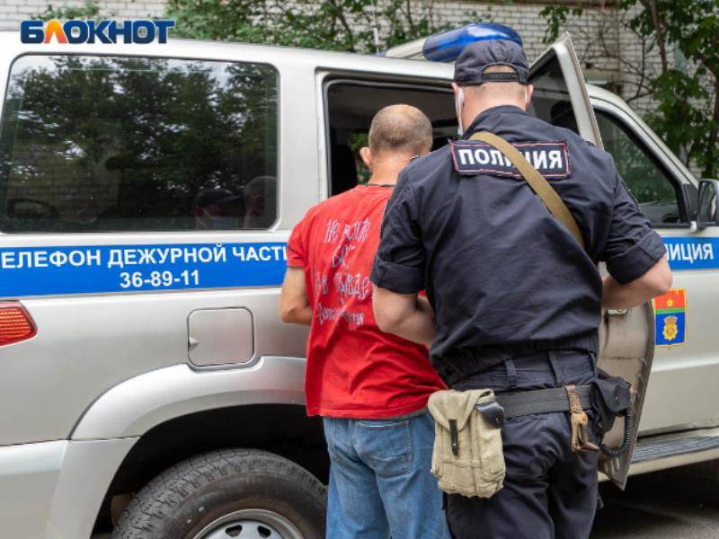 Пьяный дебошир ударил полицейского за просьбу показать документы в Воронеже