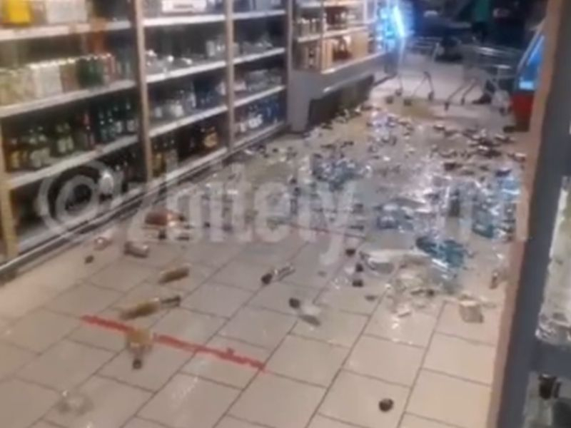 Ночного дебошира в магазине с алкоголем задержала полиция в Воронеже