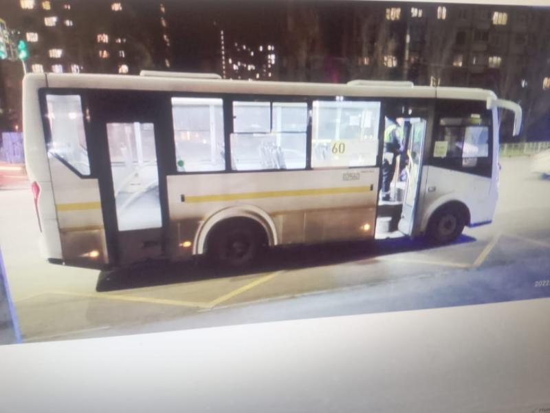 «Водитель не оказал помощь» – пассажирка попала в больницу после поездки в воронежском автобусе