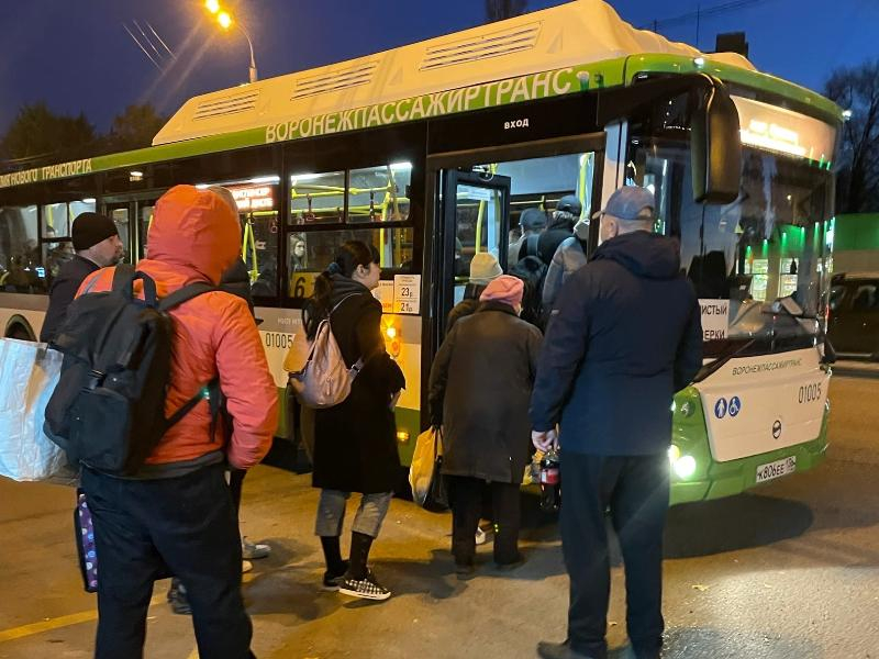 Время прибытия пригородных автобусов будет отражаться на умных остановках в Воронеже