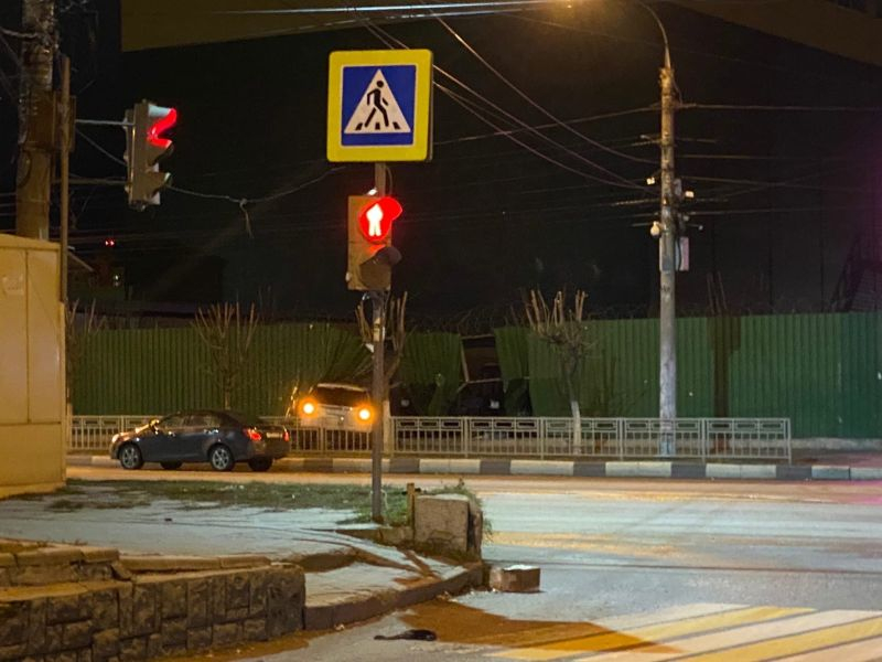 Таран автомобилем пивзавода запечатлели на фото в Воронеже