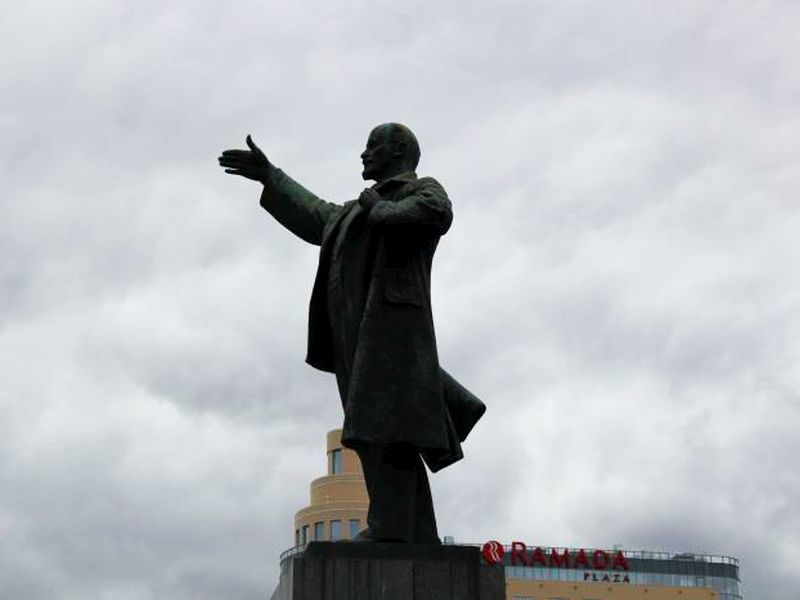 В Воронеже одобрили мысль осветить огнями памятник Ленину