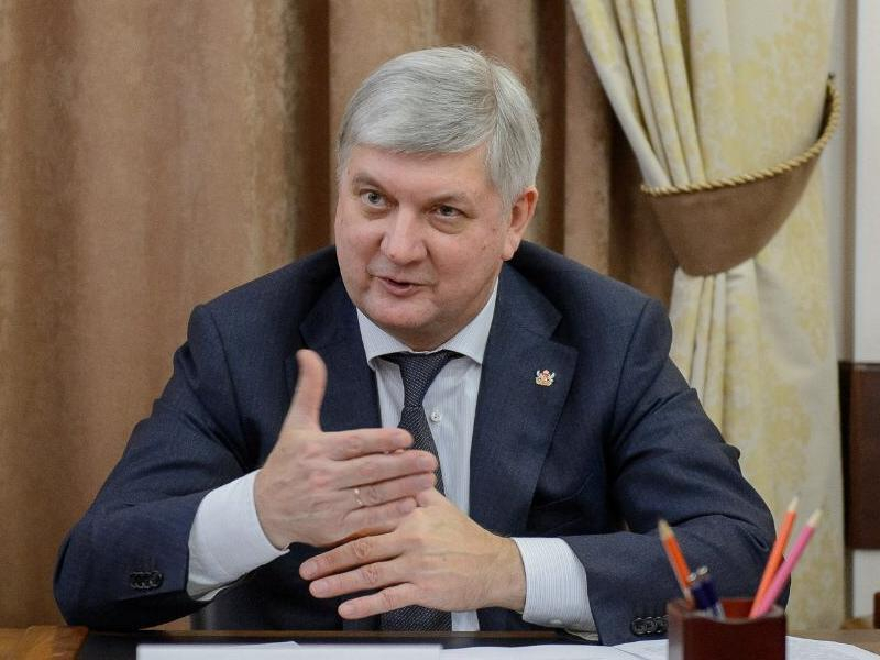 Губернаторские акции Александра Гусева пошли вверх в ноябре