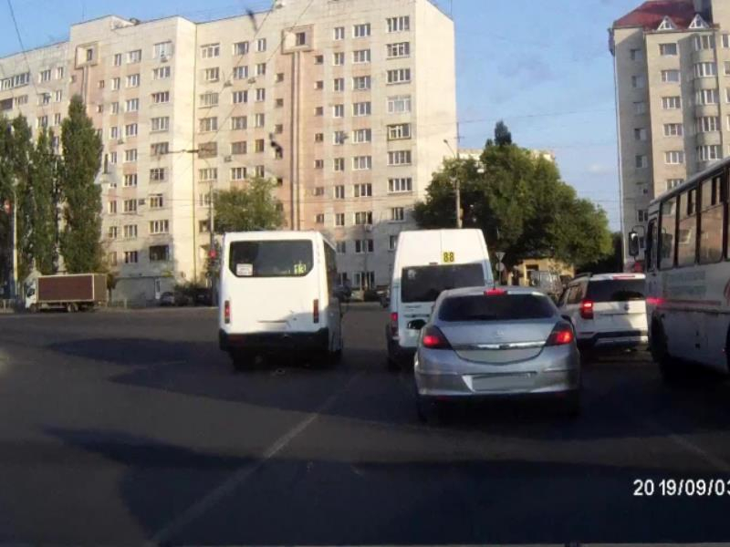 Водителя маршрутки оштрафовали за двойное нарушение в Воронеже