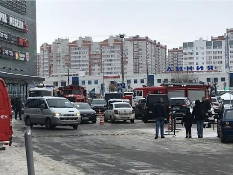 Названа причина переполоха с пожарными у ТЦ в Воронеже