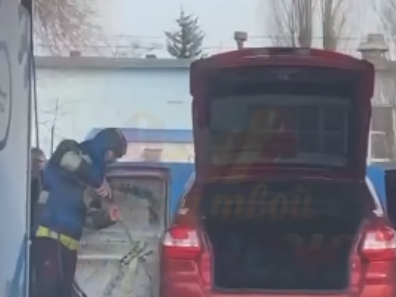 Люди в шоке: странную мойку авто засняли на видео в Воронеже