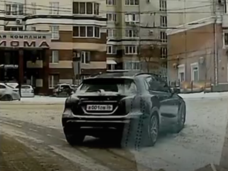 Плюсы «красивого» номера продемонстрировал Mercedes-Benz в Воронеже