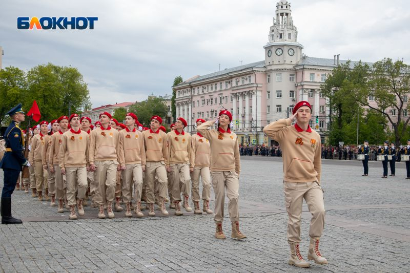 В какую дату проходил этот парад. Парад в Воронеже. Парад Победы Воронеж. Парад Победы 2022 в Воронеже. Парад Воронеж 2022.