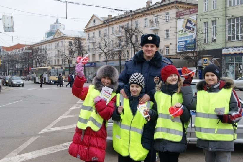 В Воронеже сотрудники ДПС будут поздравлять участников движения с Днем Святого Валентина