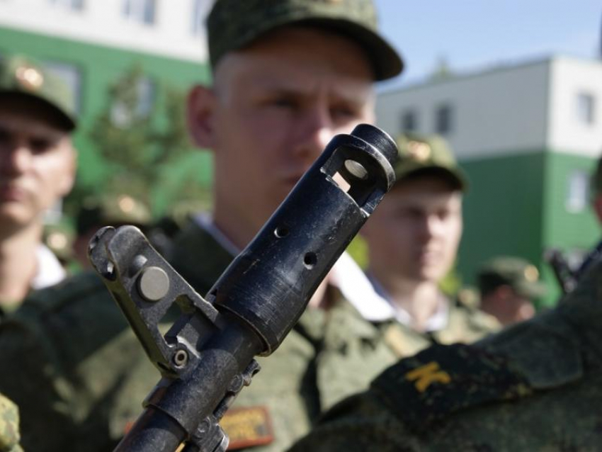 Воронежских мужчин смогут призывать в военкомат круглый год: закон внесён в Госдуму РФ