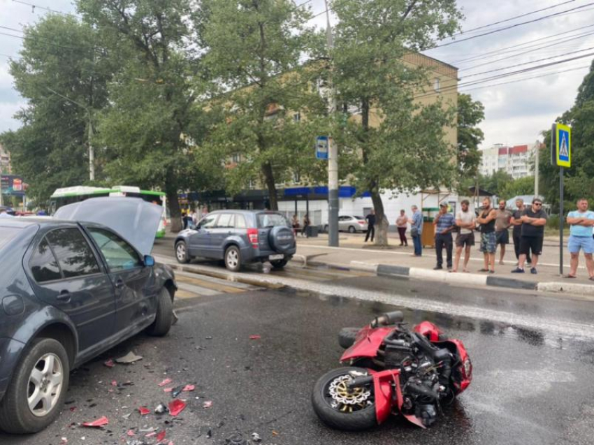 Опубликовано фото с места гибели мотоциклиста в Воронеже 