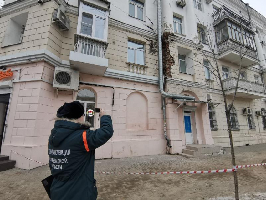 За разрушающуюся сталинку в центре Воронежа возьмется УК