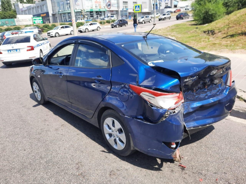 Двое детей и женщина пострадали в жестком ДТП в Воронеже