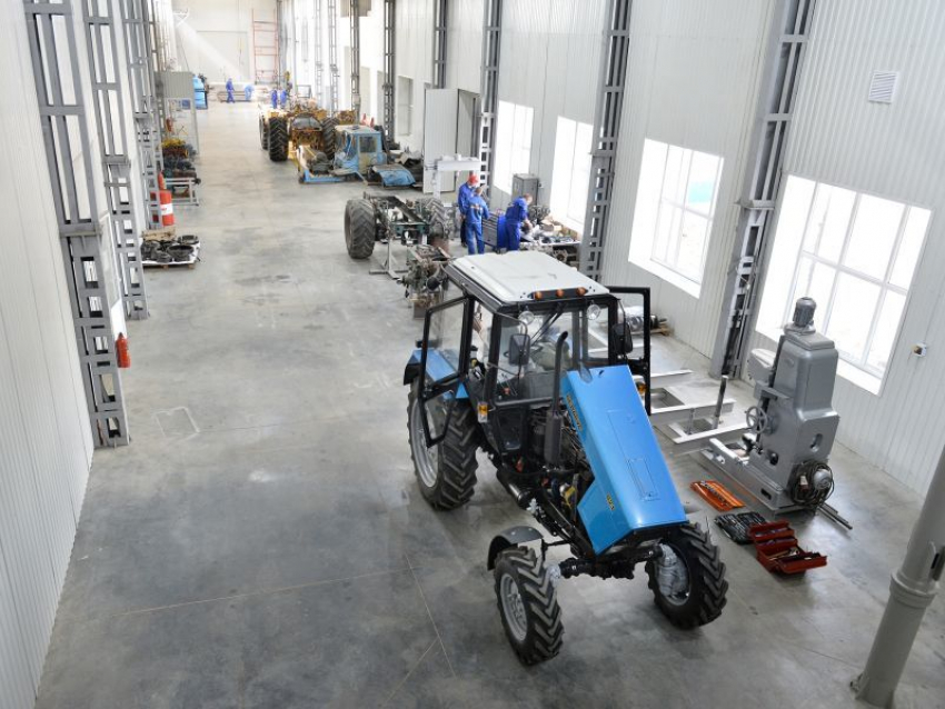 В Воронежской области обновят станцию ремонта тракторов за 100 млн рублей