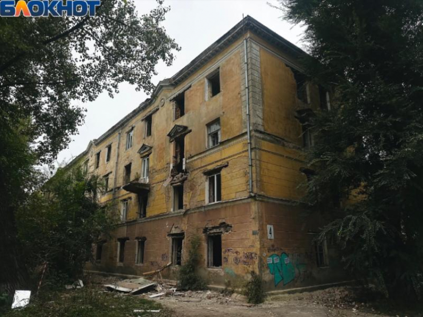 Там, где застыло время: что стало с аварийным общежитием, где рухнул потолок в Воронеже