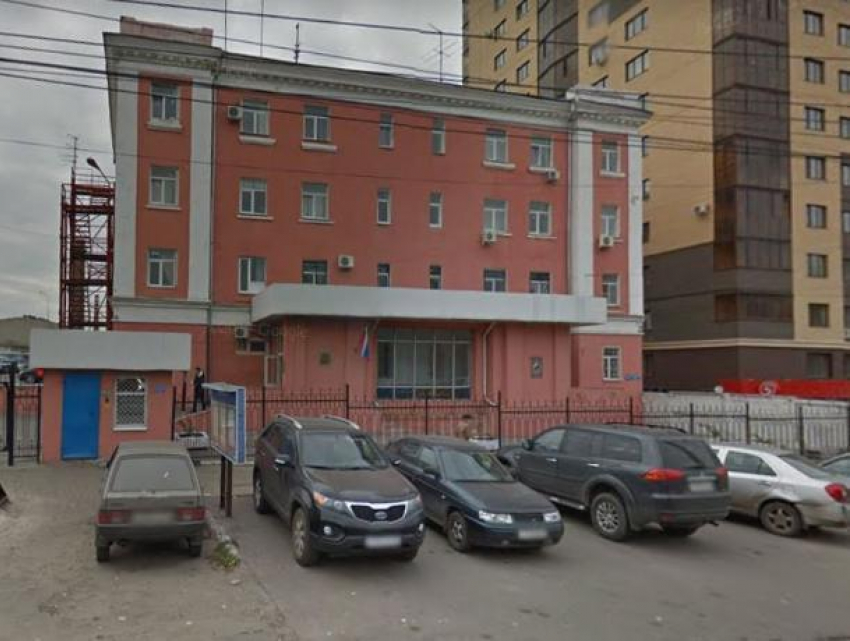 В Воронеже мужчина выпал из окна отдела полиции