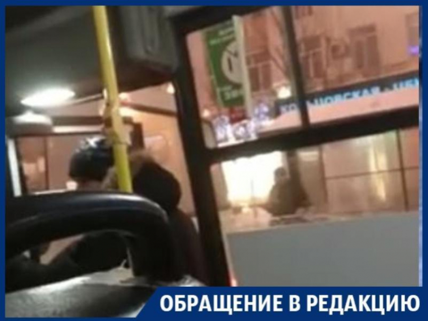 Маршрутчик отчитал пассажира из-за замечания о нарушении ПДД в Воронеже