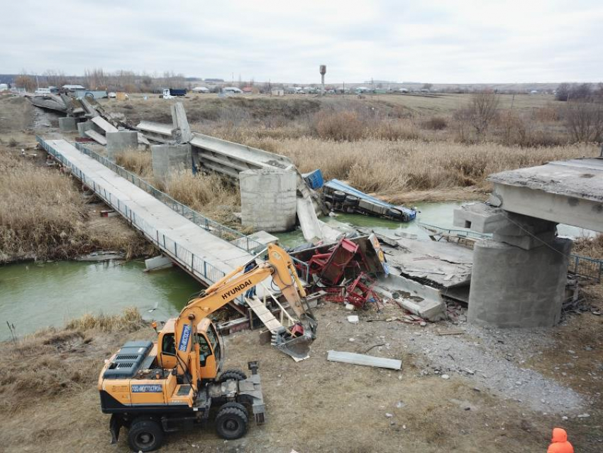 Экс-главный инженер ответит за смертельное обрушение моста через воронежскую реку