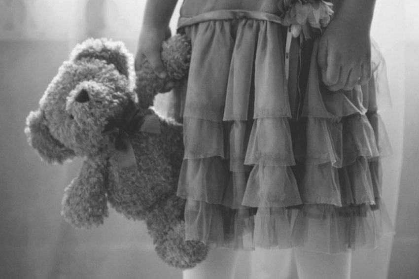 Полицейские арестовали мужчину, насиловавшего свою падчерицу