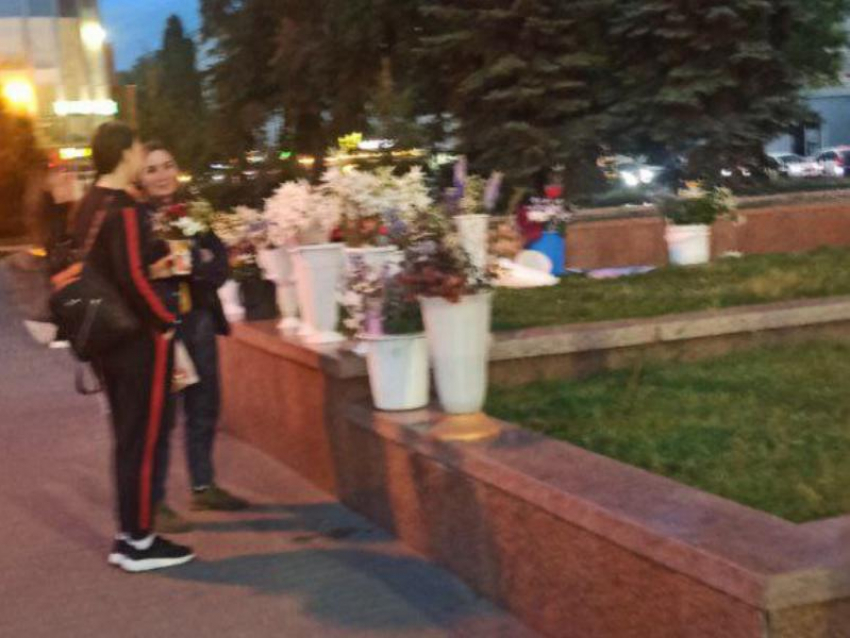 Торговля на памятнике Славы возмутила воронежцев