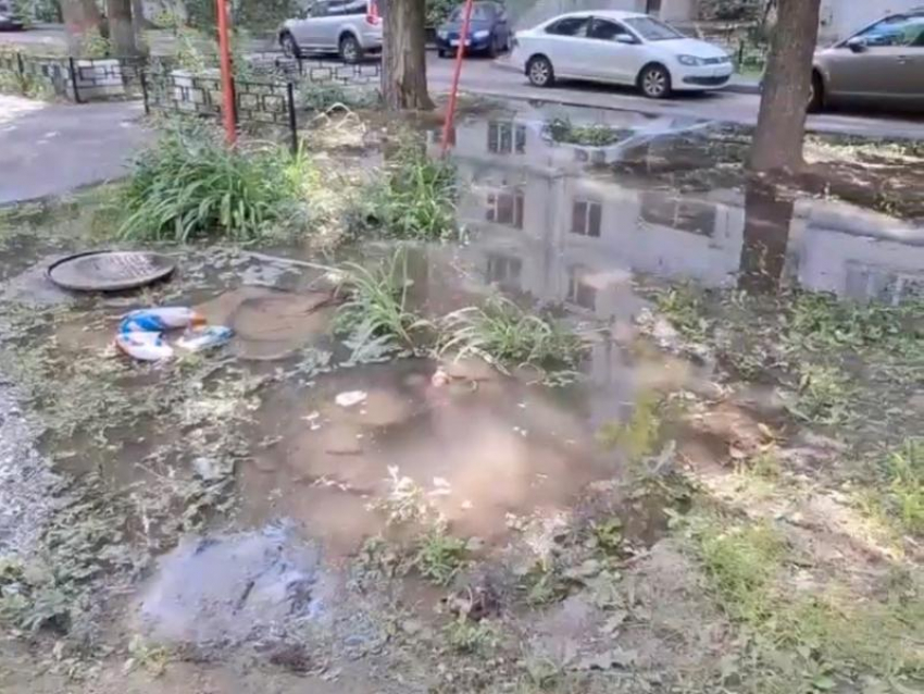 Четырехдневный потоп во дворе дома, где полтора года назад произошёл взрыв в Воронеже  устранили
