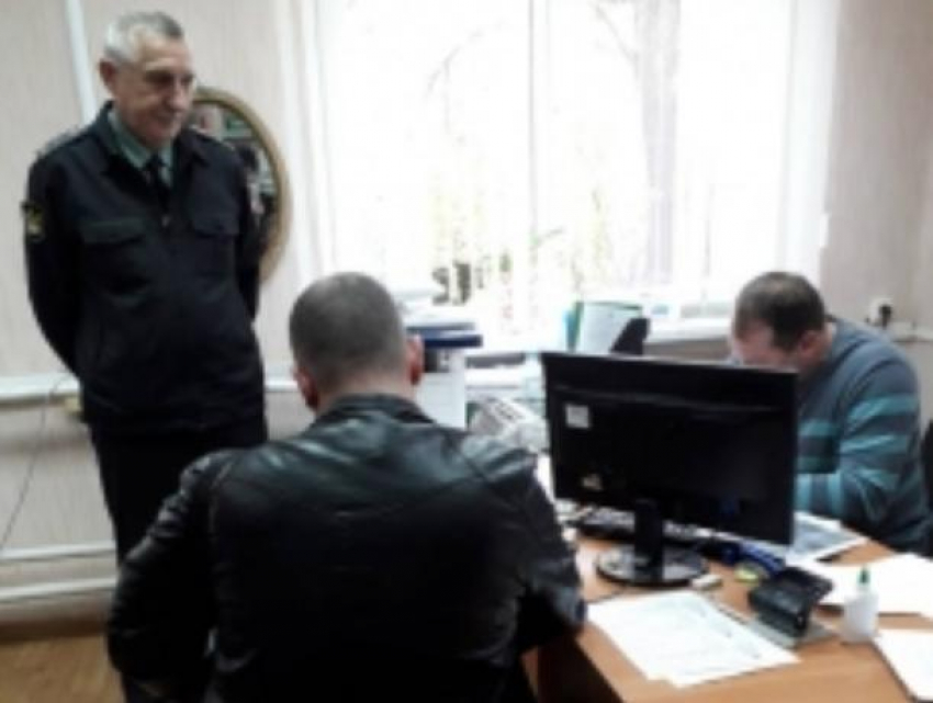 Воронежские алиментщики оставили детей без миллиарда рублей