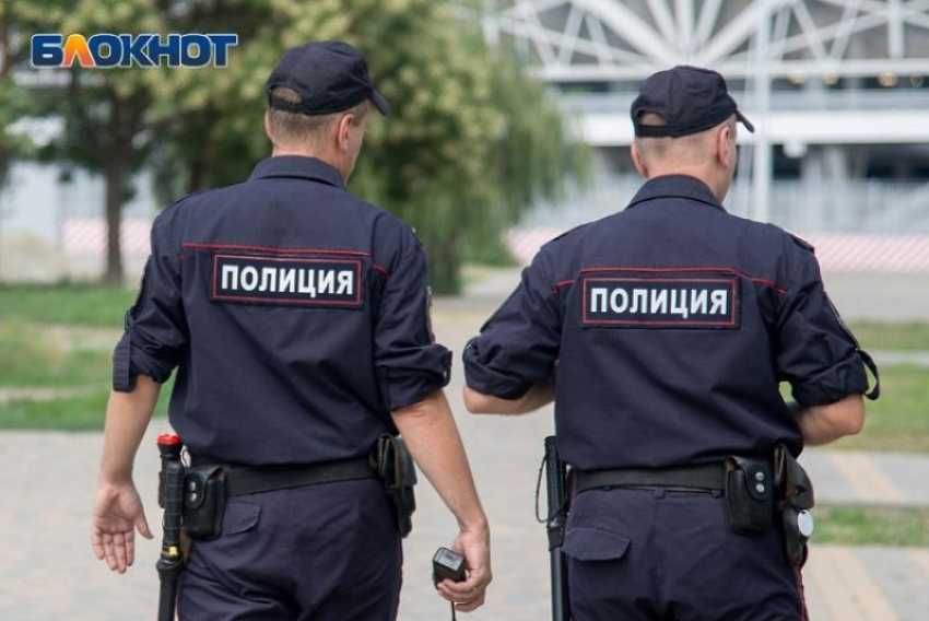  Мужчина зверски избил женщину у воронежского подъезда до перелома лицевых костей 