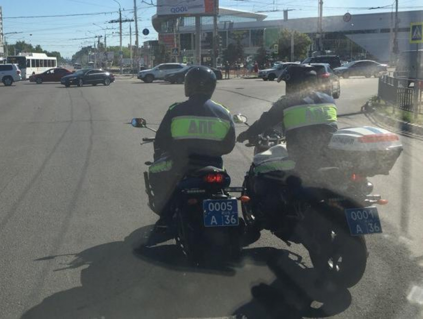 Мотобат воронежской ДПС поймали на недоказательном нарушении