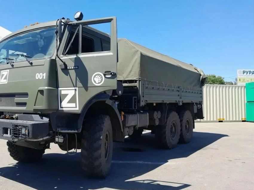 Шесть больниц юга Воронежской области отправили на передовую грузовик стройматериалов