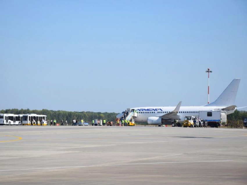 Вывозной рейс привез в Воронеж 99 туристов, застрявших из-за Covid-19 в Армении 