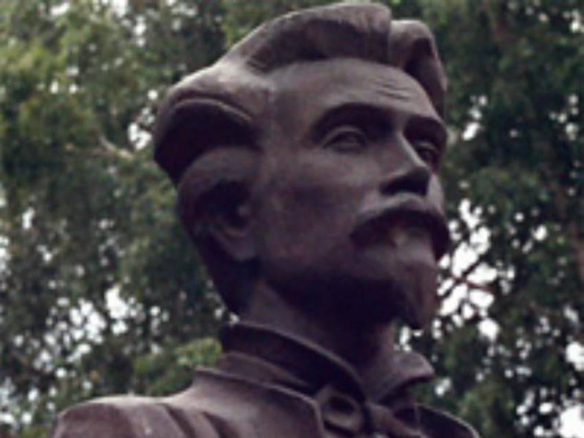 Памятник создателю известного на всю страну хора Митрофану Пятницкому открыли в Воронеже 37 лет назад