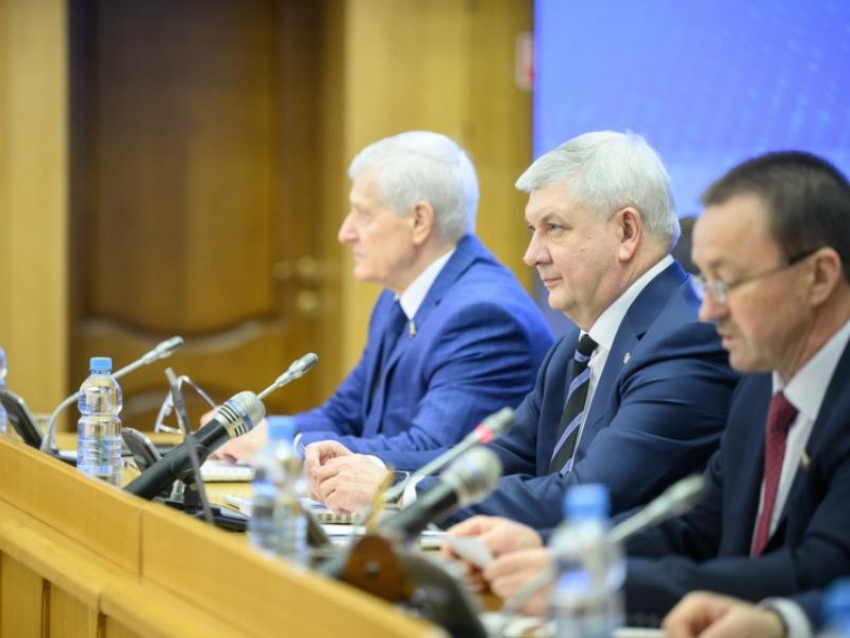 Роботы, масло, триллионы рублей: воронежский губернатор поделился успехами региона 