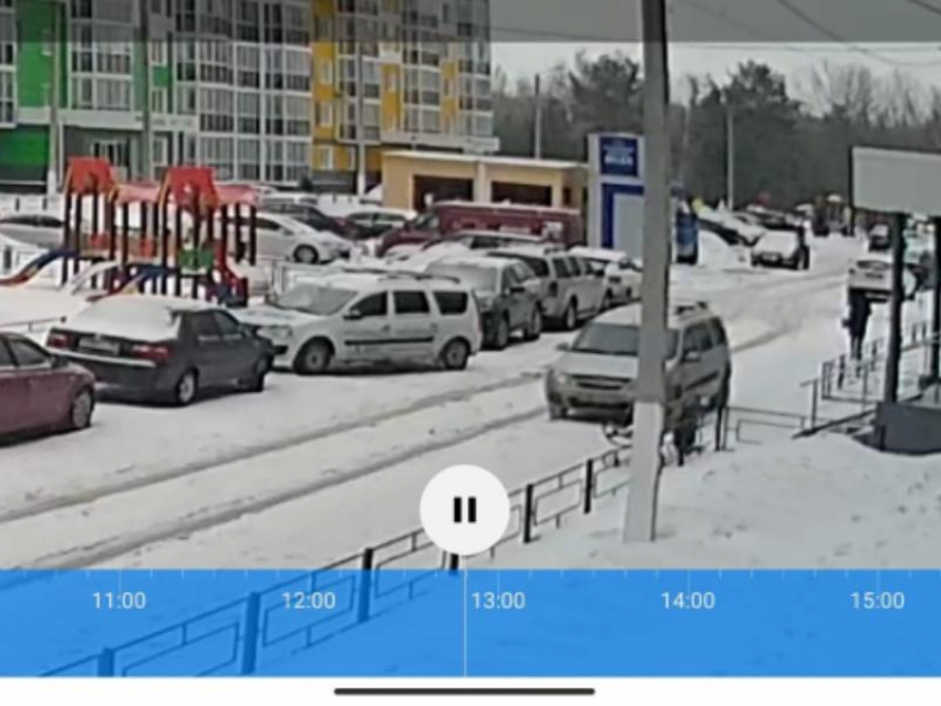 На «царскую» парковку в воронежском ЖК указали полиции