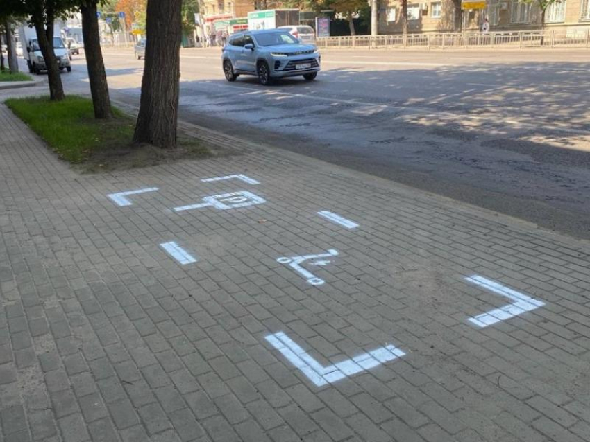 Как выглядят новые зоны для парковки электросамокатов, показали в Воронеже 