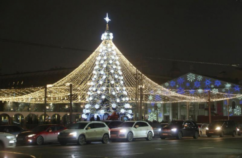  Людей эвакуировали с площади Ленина из-за атаки БПЛА в Воронеже
