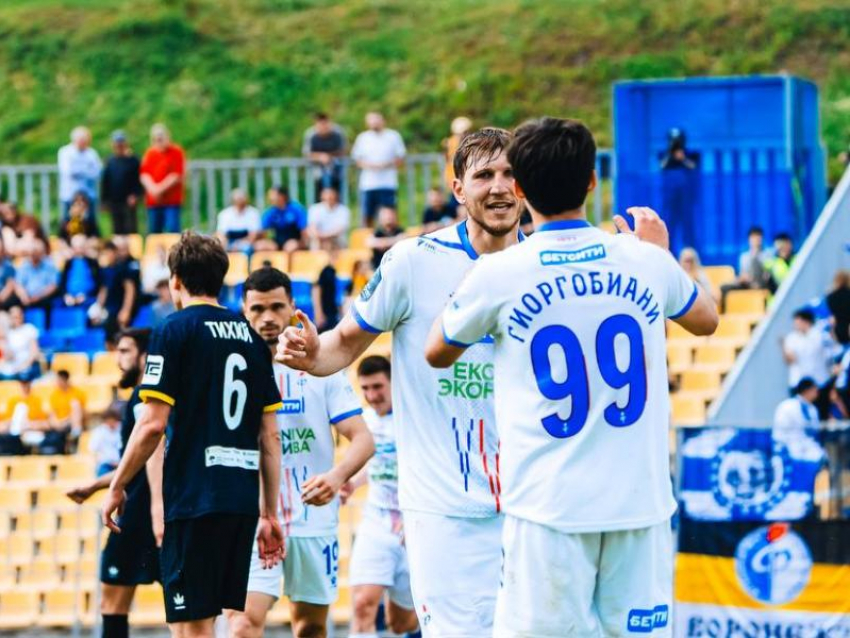 Губернатор поздравил «Факел» с победой в последней игре